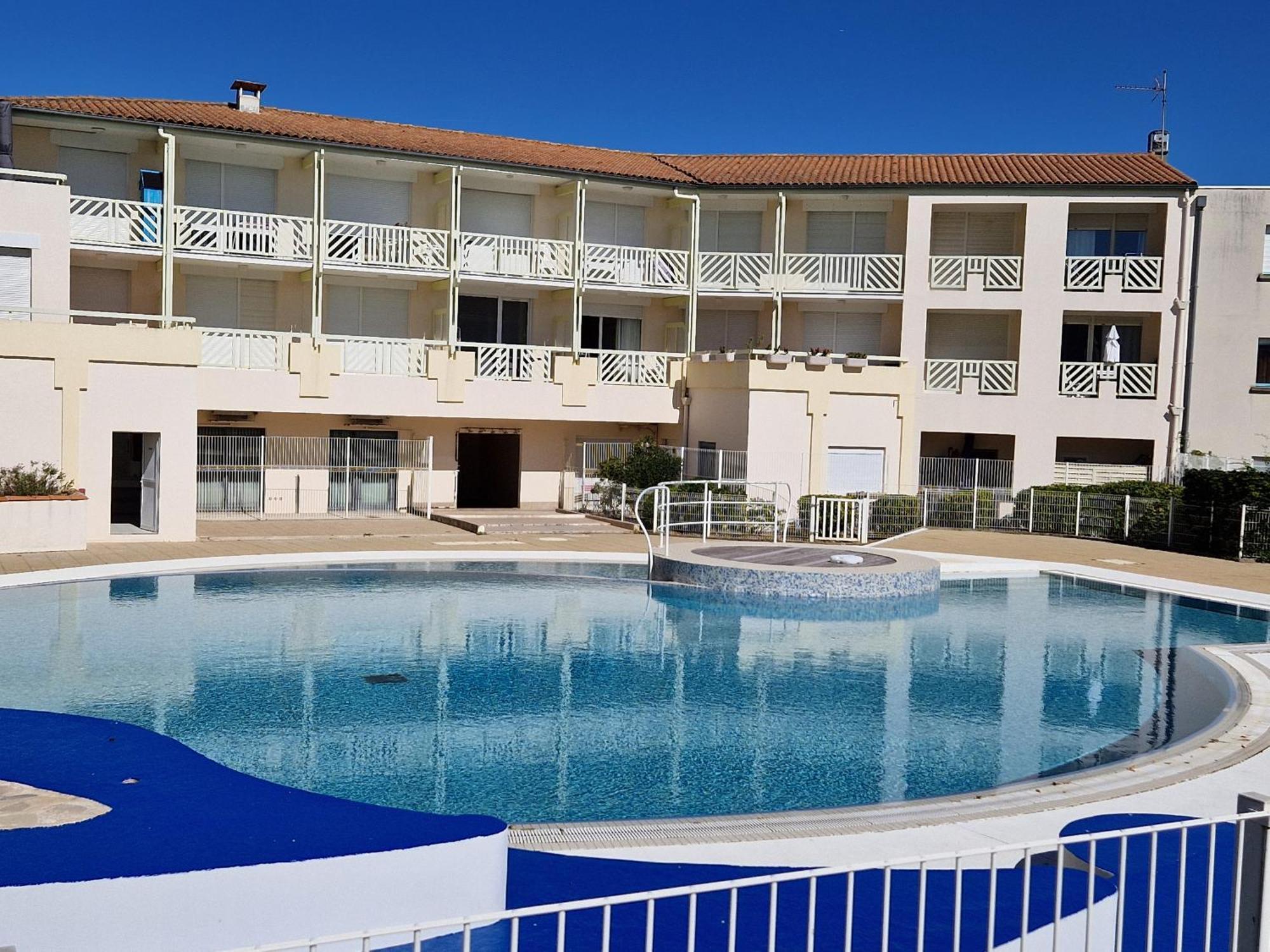 Chatelaillon-Plage Centre-Ville: Apt 4 Pers, Balcon, Parking, Piscine, Wifi - Fr-1-706-21 Luaran gambar